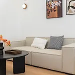 Shanghai Yi Du B&B - 150M Walk From Exit 5 Of Jiashan Road Metro Station