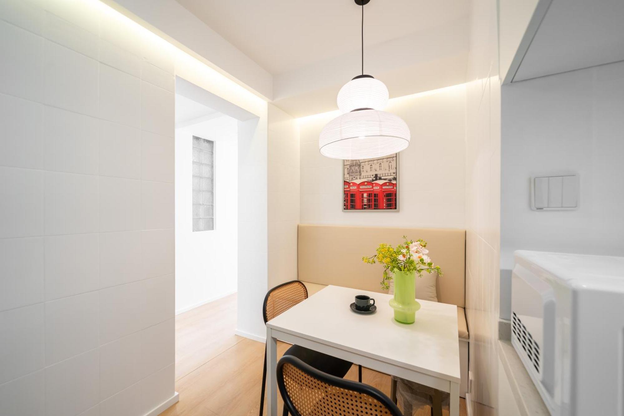 Yi Du - 150m Walk From Exit 5 Of Jiashan Road Metro Station Apartemen