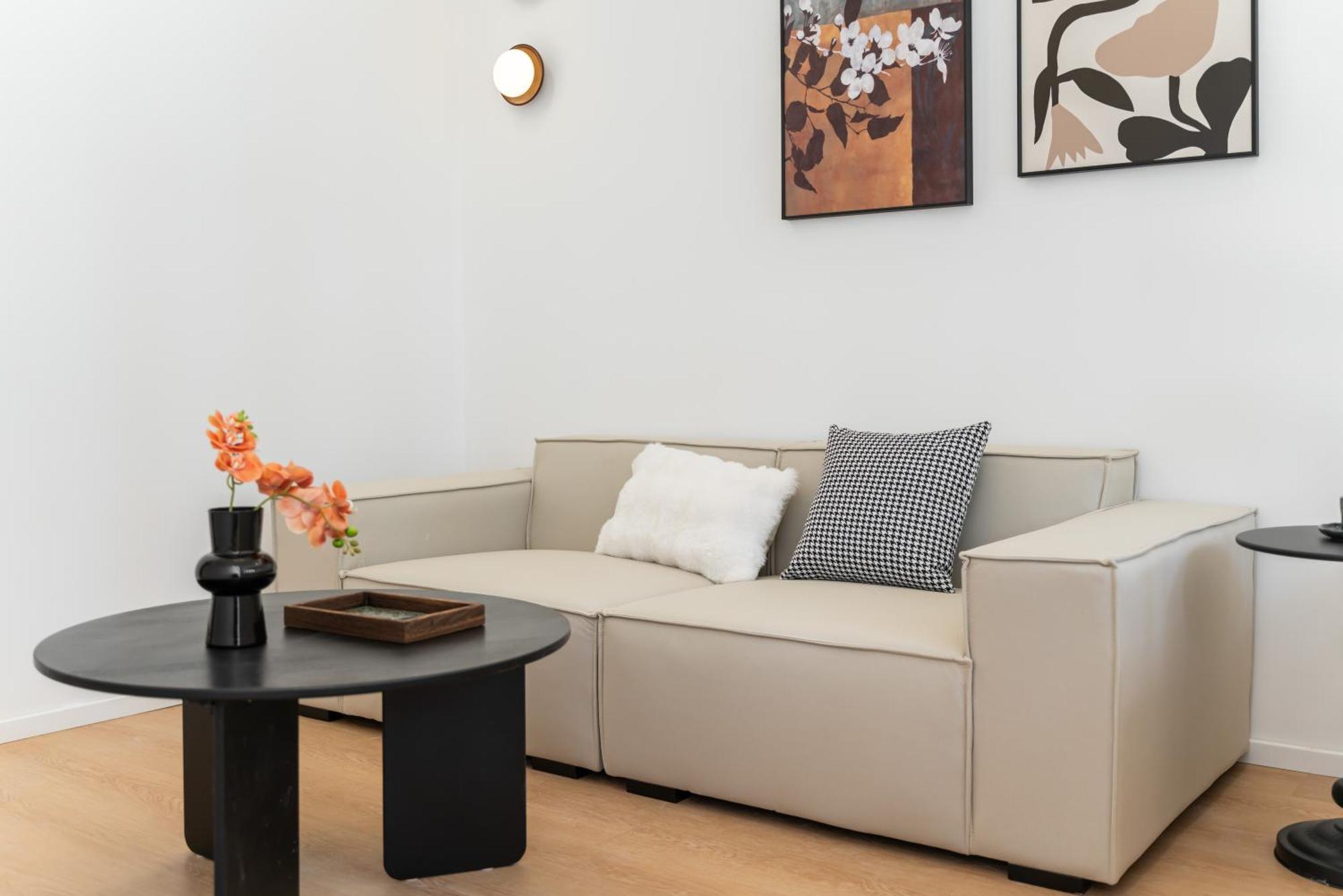 Apartemen Yi Du - 150m Walk From Exit 5 Of Jiashan Road Metro Station