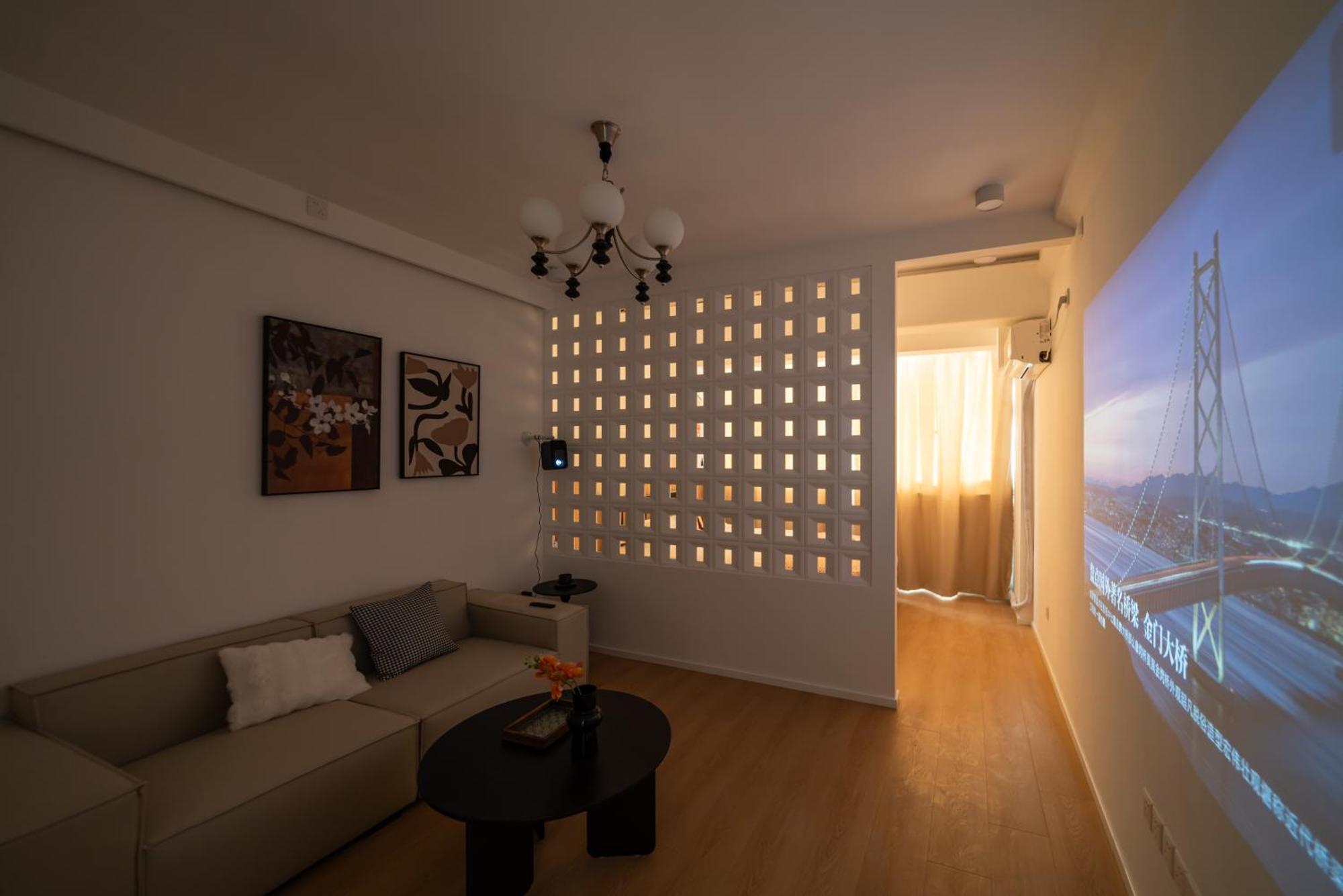 Yi Du - 150m Walk From Exit 5 Of Jiashan Road Metro Station *